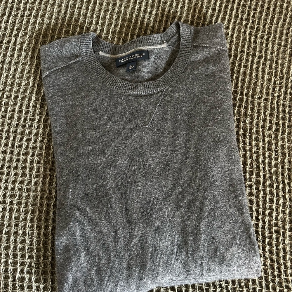 Banana Republic Classic Gray Crewneck Sweater